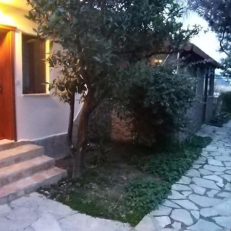 Lindos Pension 달리안 외부 사진